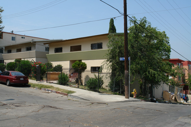 401 S Park View St in Los Angeles, CA - Foto de edificio - Building Photo