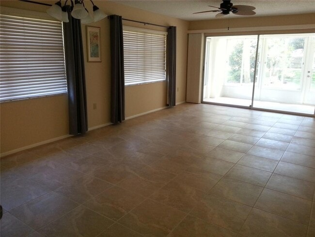 2312 Springsong Dr in Sarasota, FL - Building Photo - Building Photo