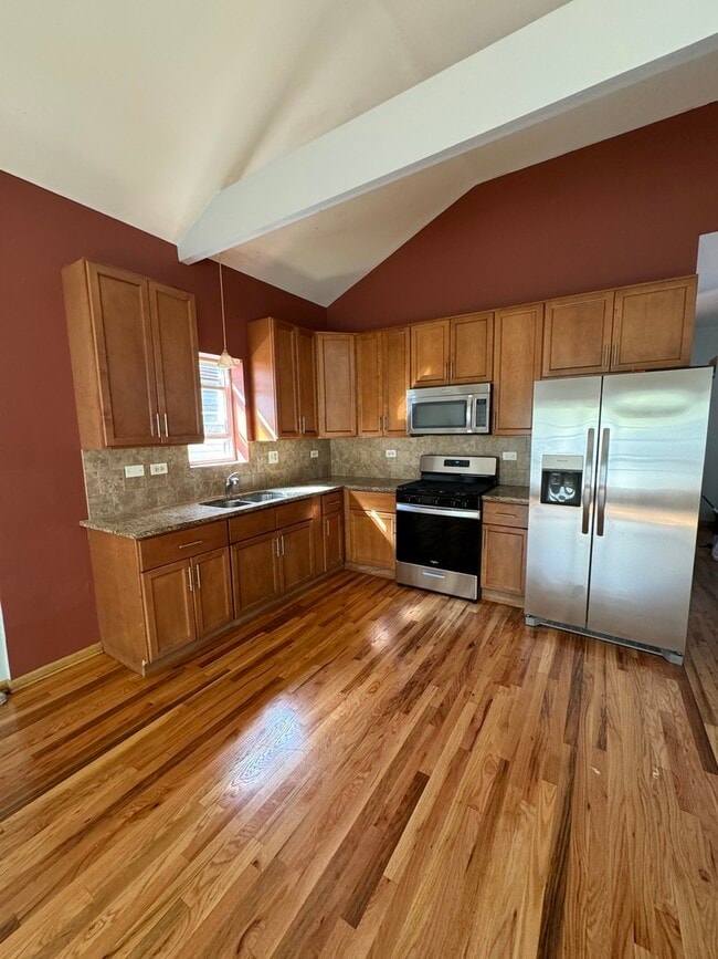 property at 5428 S Loomis Blvd