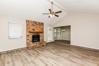 402 Sunnyview Ct in Mansfield, TX - Building Photo - Building Photo