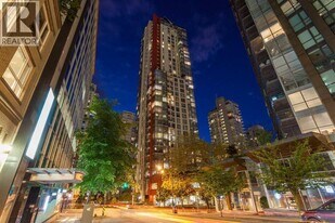 1211 Melville St in Vancouver, BC - Building Photo