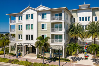 Victoria Place in Dunedin, FL - Foto de edificio - Building Photo