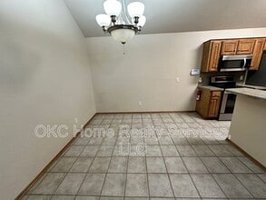 1306 SW 25th St in Moore, OK - Building Photo - Building Photo