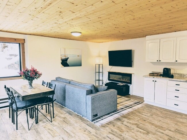 7110 Stagecoach Dr, Unit 1 in Park City, UT - Building Photo - Building Photo