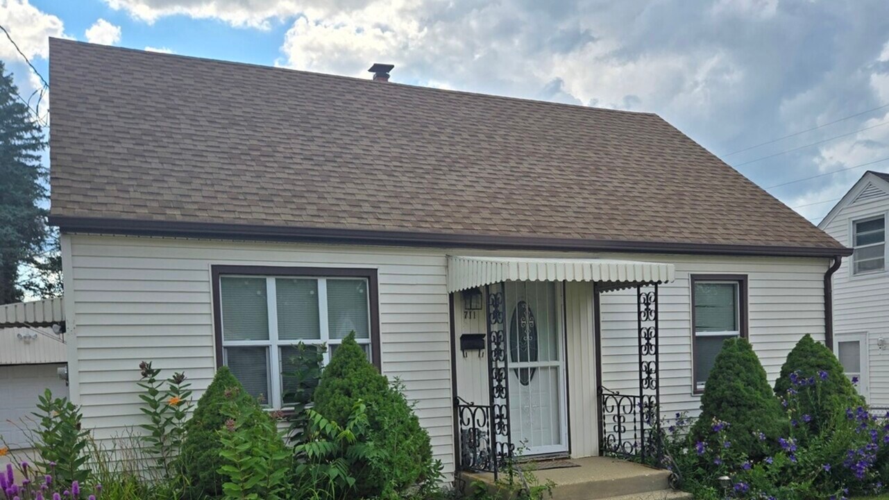 711 29th St in Rockford, IL - Building Photo