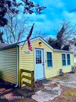 115 Bay Pkwy in Ocean Township, NJ - Building Photo