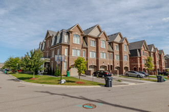 37-69 Padbury Trl in Brampton, ON - Building Photo - Building Photo