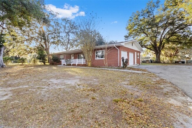 24242 Cortez Blvd in Brooksville, FL - Building Photo - Building Photo