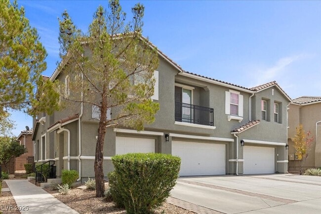 property at 32 Red Oak Canyon St