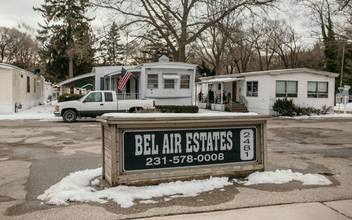 Bel Air Estates in Muskegon, MI - Foto de edificio - Building Photo