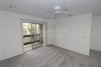 5350 Baltimore Dr in La Mesa, CA - Foto de edificio - Building Photo