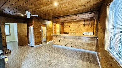 54100 Pine Crest Ave in Idyllwild, CA - Building Photo - Building Photo