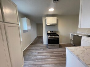 4210 S Van Buren St in Amarillo, TX - Foto de edificio - Building Photo