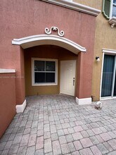 721 SW 107th Ave in Pembroke Pines, FL - Building Photo - Building Photo