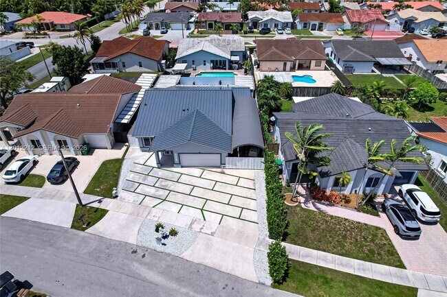 15167 SW 172nd Terrace in Miami, FL - Building Photo - Building Photo
