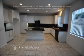 21779 Redwood Canyon Pl in Santa Clarita, CA - Foto de edificio - Building Photo