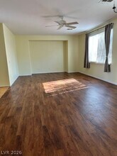 7511 W Mesa Verde Ln in Las Vegas, NV - Building Photo - Building Photo