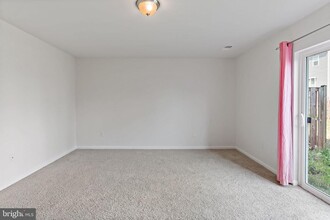162 Magellan Dr in Martinsburg, WV - Building Photo - Building Photo