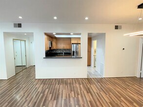 8180 Manitoba St, Unit G154 in Playa Del Rey, CA - Foto de edificio - Building Photo