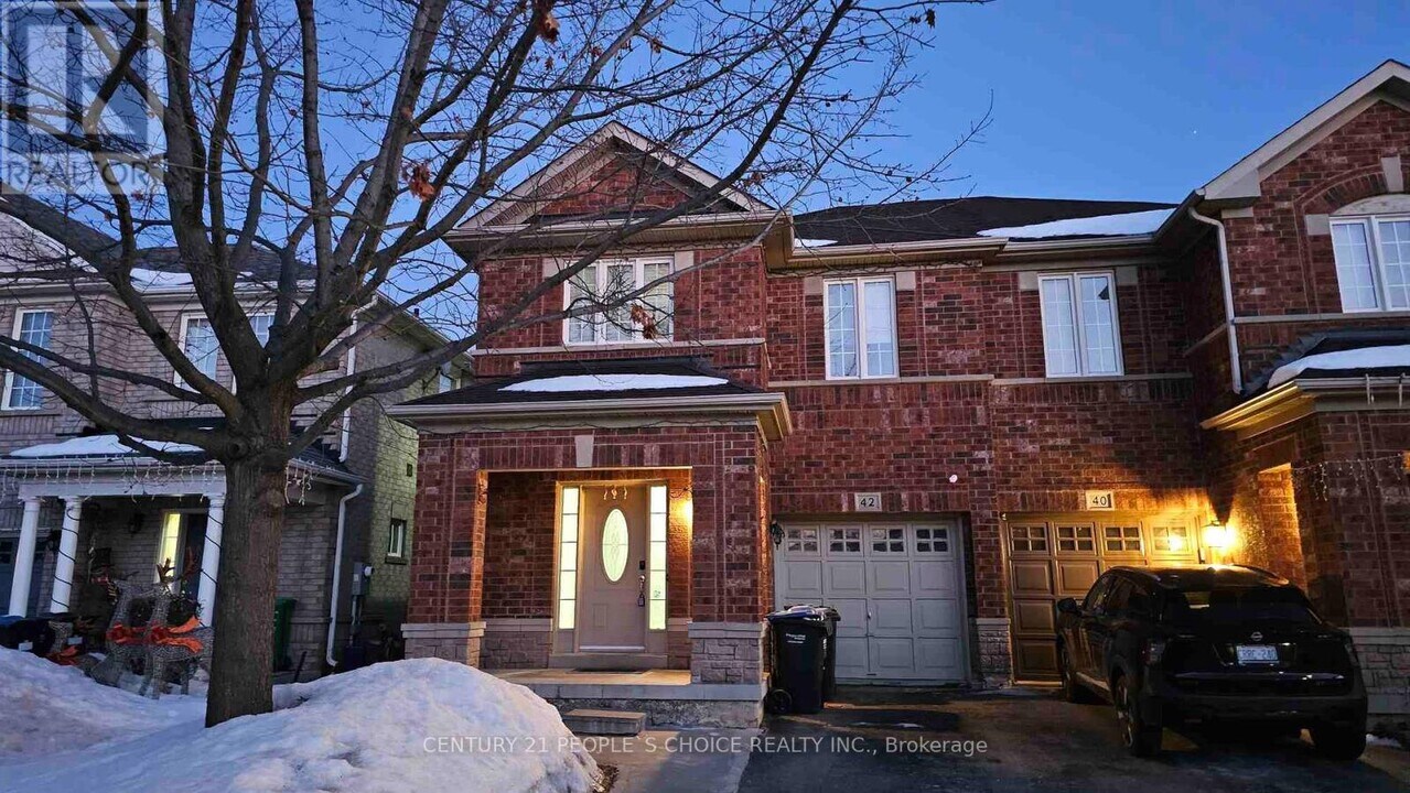 42 Trudelle Crescent in Brampton, ON - Building Photo
