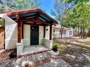 1208 E Hanna Ave in Tampa, FL - Building Photo - Building Photo