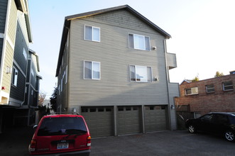 434 NE Maple Leaf Pl in Seattle, WA - Building Photo - Building Photo