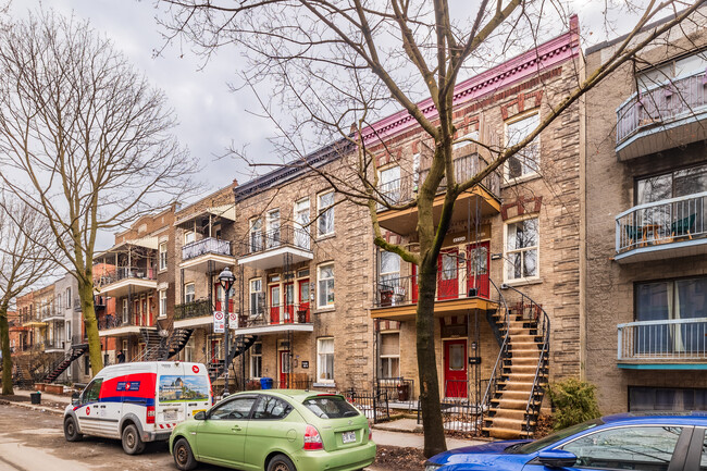 4304-4332 Parthenais St in Montréal, QC - Building Photo - Primary Photo