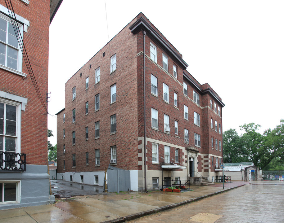 2 Maryland Ave in Annapolis, MD - Building Photo