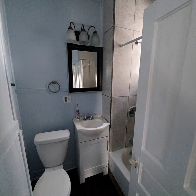 468 Amherst St, Unit 2 in Buffalo, NY - Building Photo - Building Photo