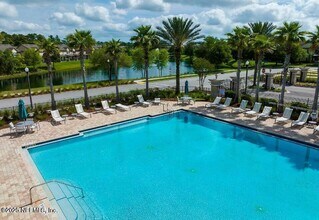 7037 Berrybrook Dr in Jacksonville, FL - Foto de edificio - Building Photo