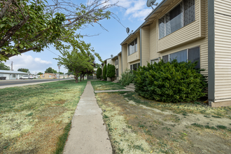 1508 W Mead Ave in Yakima, WA - Building Photo - Building Photo