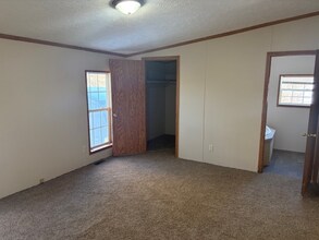 83 Hunters Rill in Lapeer, MI - Foto de edificio - Building Photo