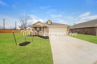 11721 SW 36th St in Mustang, OK - Building Photo