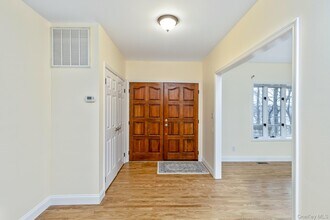 451 River Rd in Saint James, NY - Building Photo - Building Photo