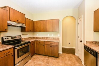 5009 Forest Oasis Ln in Memphis, TN - Foto de edificio - Building Photo