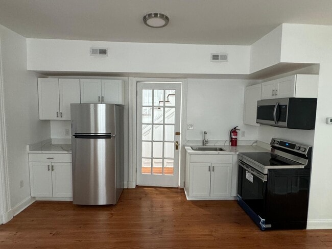 511 W Marshall St, Unit 101 Main Floor
