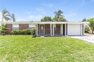 3626 Everglades Rd in Palm Beach Gardens, FL - Building Photo