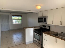 241 S Royal Poinciana Blvd in Miami Springs, FL - Building Photo