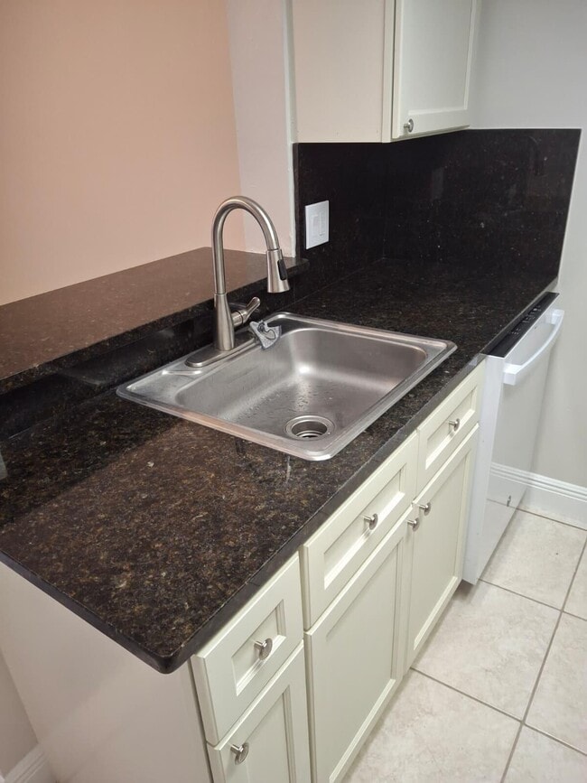 3222 Coral Lake Ln in Coral Springs, FL - Building Photo - Building Photo