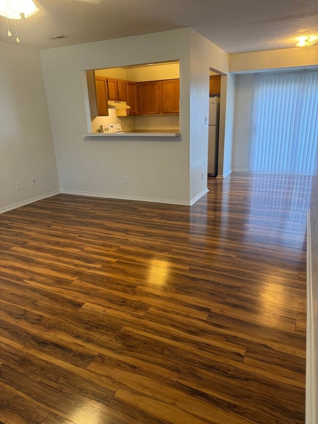 property at 1433 W Allen St