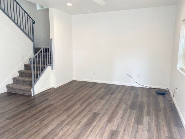 1326 S Santa Fe St in Visalia, CA - Building Photo - Building Photo