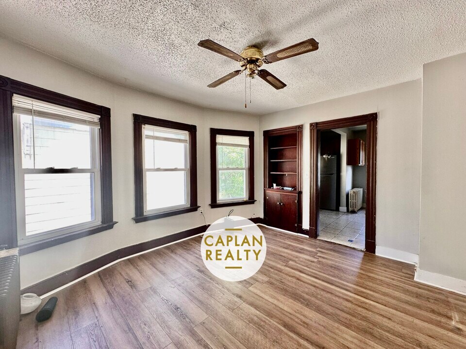 435 Third Ave, Unit 2 in West Haven, CT - Building Photo