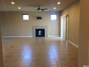 522 San Carlos Dr in Sparks, NV - Building Photo - Building Photo