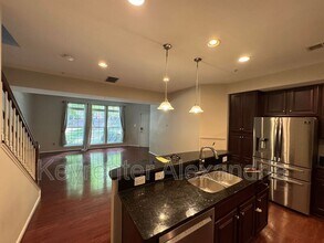 2561 Eastbourne Dr in Leesylvania, VA - Building Photo - Building Photo