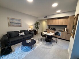 121 NE 5th St, Unit SI FL19-ID1505777P in Miami, FL - Building Photo