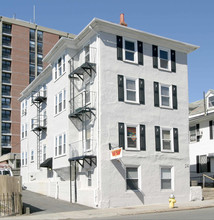 24 Hawthorne Blvd in Salem, MA - Building Photo - Building Photo