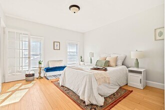 377 Dorchester St, Unit 3 in Boston, MA - Building Photo - Building Photo