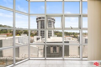 171 N Church Ln in Los Angeles, CA - Building Photo - Building Photo