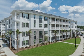 The Village at Carnes Crossroads in Summerville, SC - Foto de edificio - Building Photo