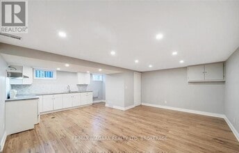 4102 Brookdale Dr in Niagara Falls, ON - Building Photo - Building Photo